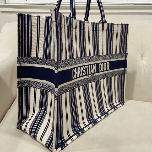 Christian Dior Stripes Book Large Tote Bag - Picture 12 of 16